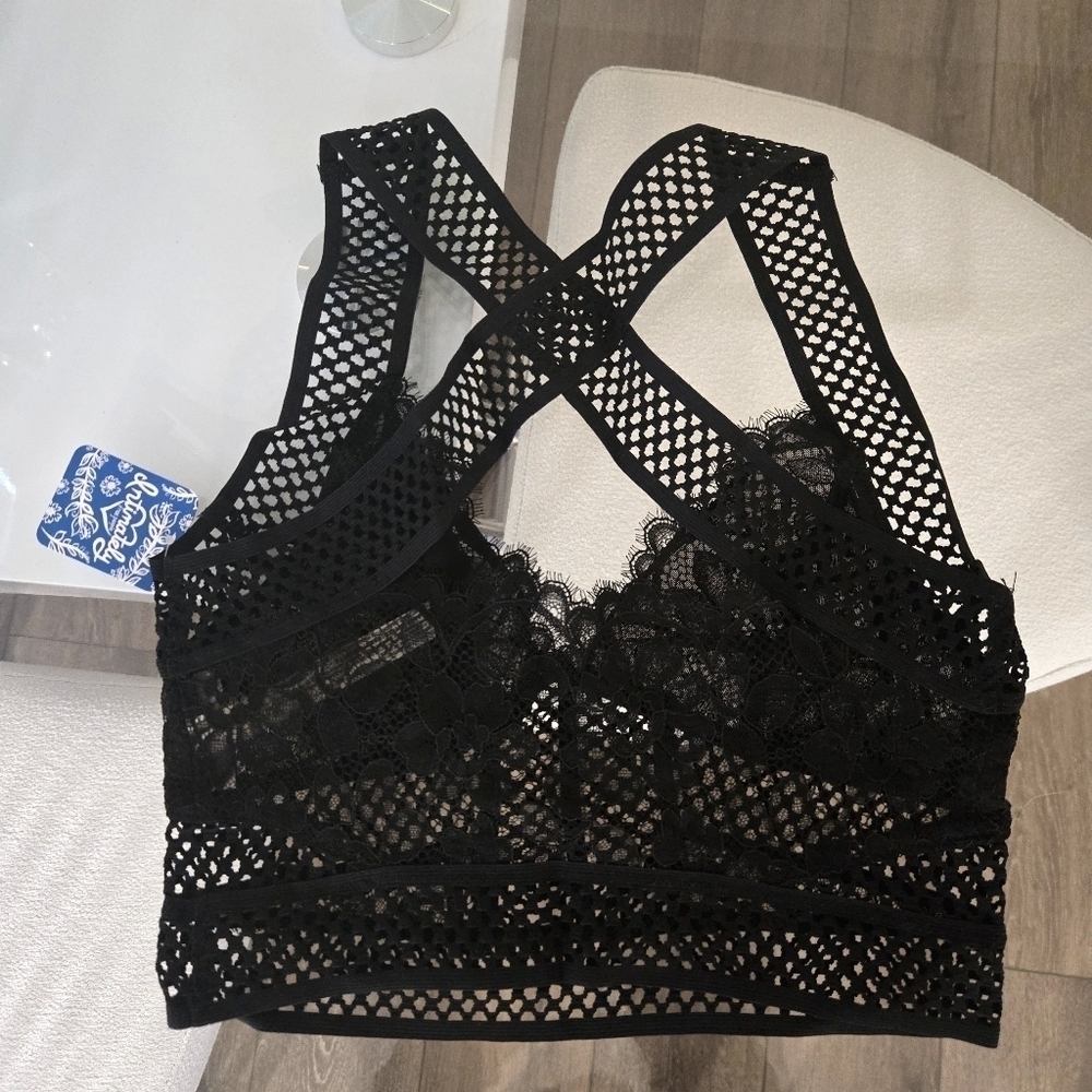 Free People | Sitting Pretty Lace V-Neck - Picture 4 of 4